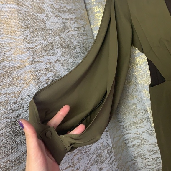 COCO $ Yves Green Deep Dive Chiffon Cut Out Romper Size S - Picture 9 of 16